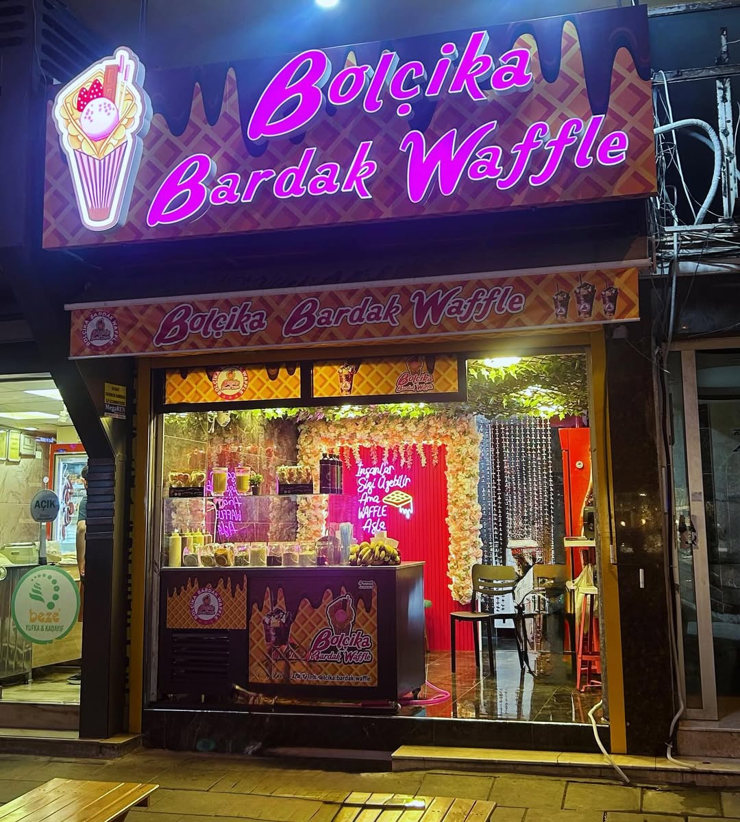 Bolçika Waffle Kafe
